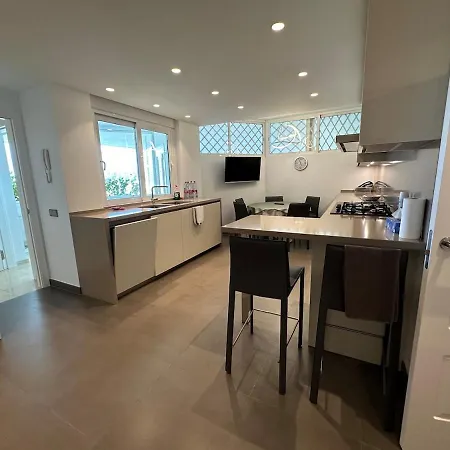 Entire Beachside With 24-hour Security * Marbella