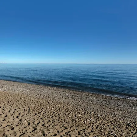 Entire Beachside With 24-hour Security Apartment *