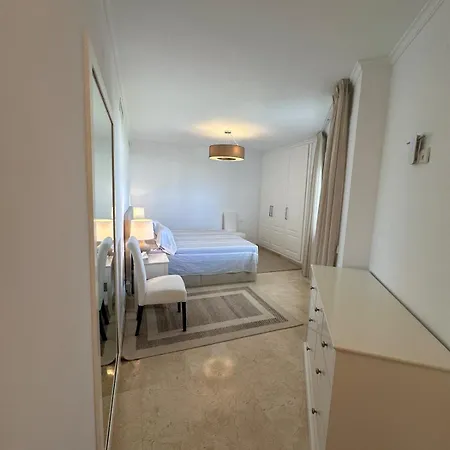Entire Beachside With 24-hour Security * Marbella