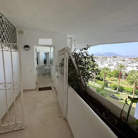 Entire Beachside With 24-hour Security Apartment Marbella