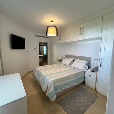 Apartment Entire Beachside With 24-hour Security Marbella