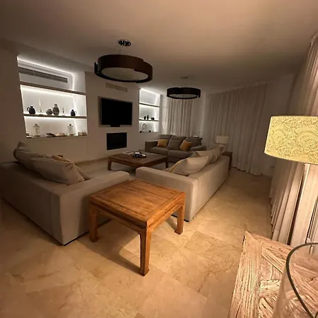 Entire Beachside With 24-hour Security * Marbella
